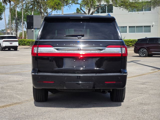 Used 2020 Lincoln Navigator Reserve image 6