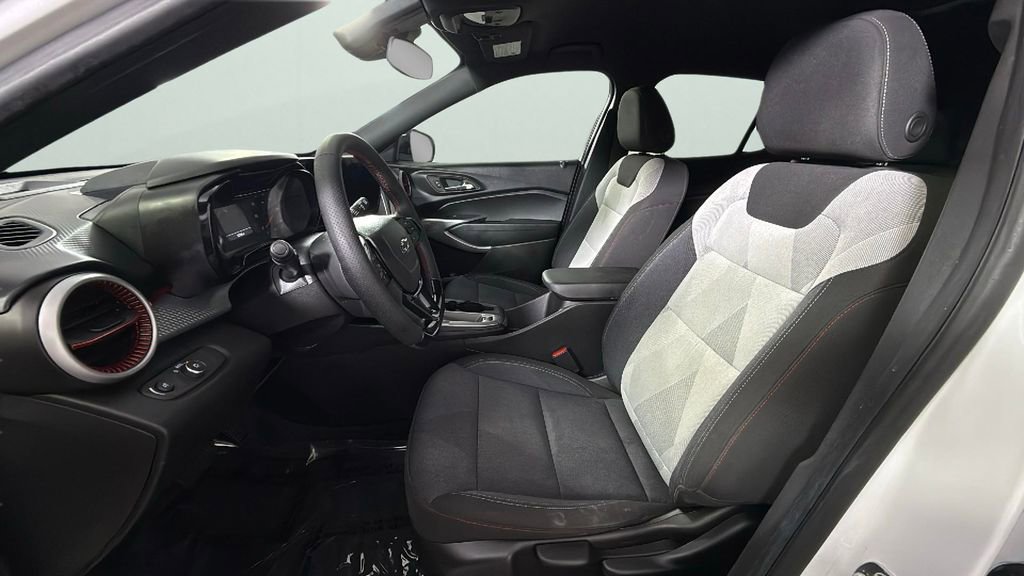 Certified 2024 Chevrolet Trax RS w/ Driver Confidence Package FWD image 17