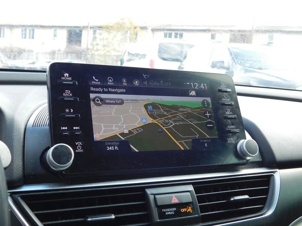 Used 2018 Honda Accord Touring image 13