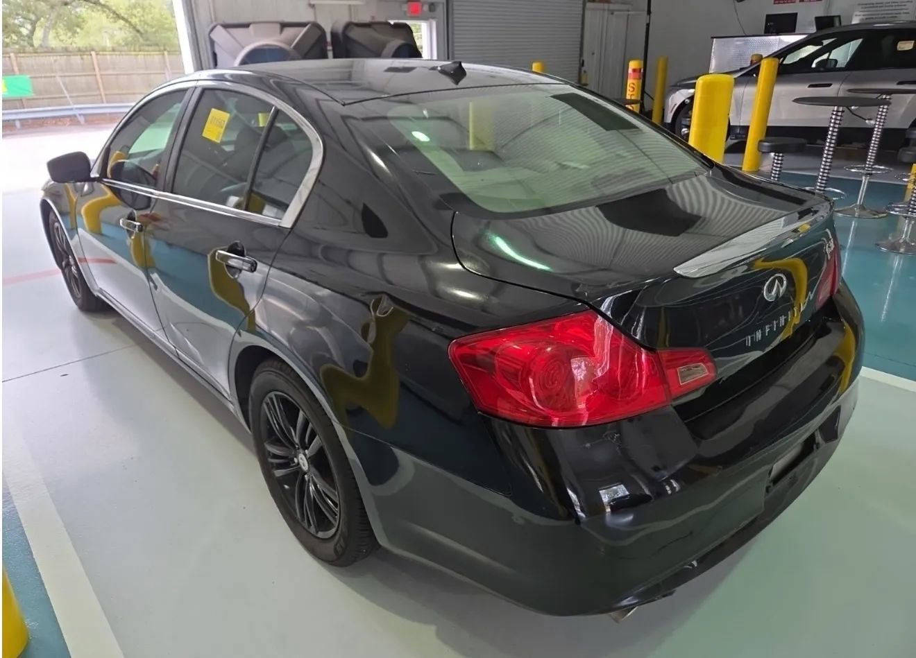 Used 2012 INFINITI G37 Journey RWD image 2