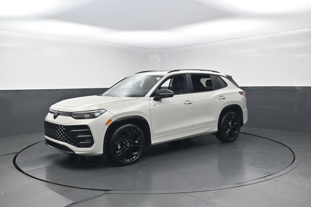 Used 2025 Volkswagen Tiguan SE R-Line FWD image 3