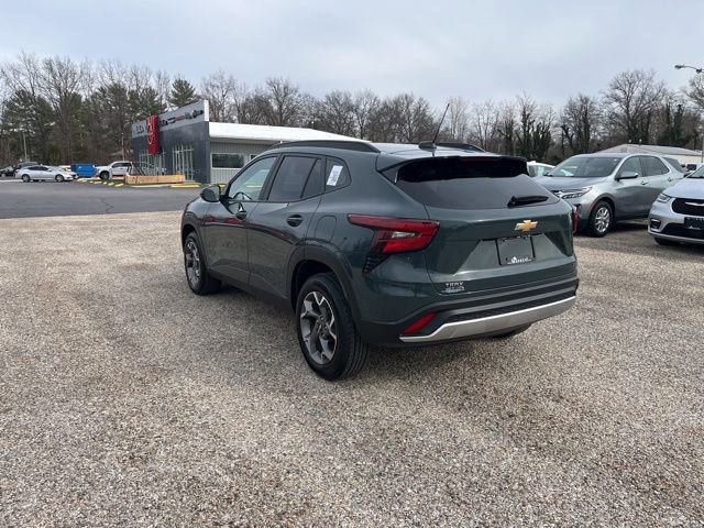 Used 2025 Chevrolet Trax LT image 6