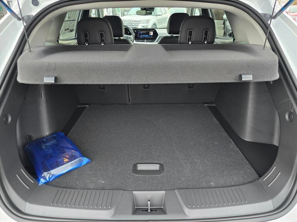 New 2026 Chevrolet Trax LT w/ Driver Confidence Package FWD image 21