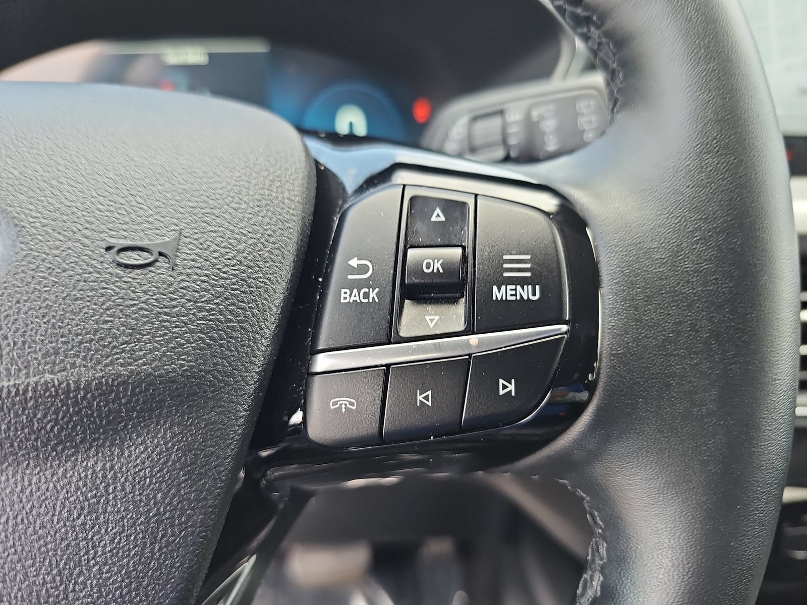 Used 2024 Ford Escape Platinum w/ Premium Technology Package AWD/4WD image 18