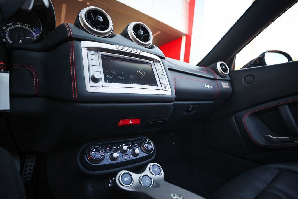 Used 2011 Ferrari California RWD image 41