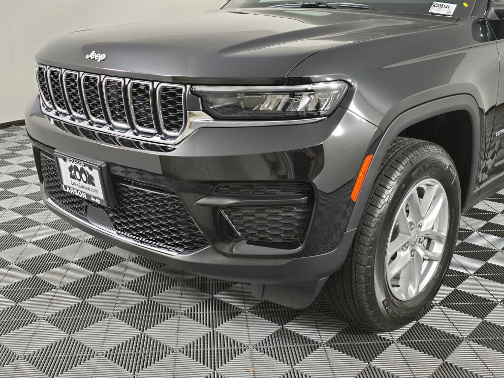 New 2025 Jeep Grand Cherokee Laredo X w/ Trailer Tow Package image 11