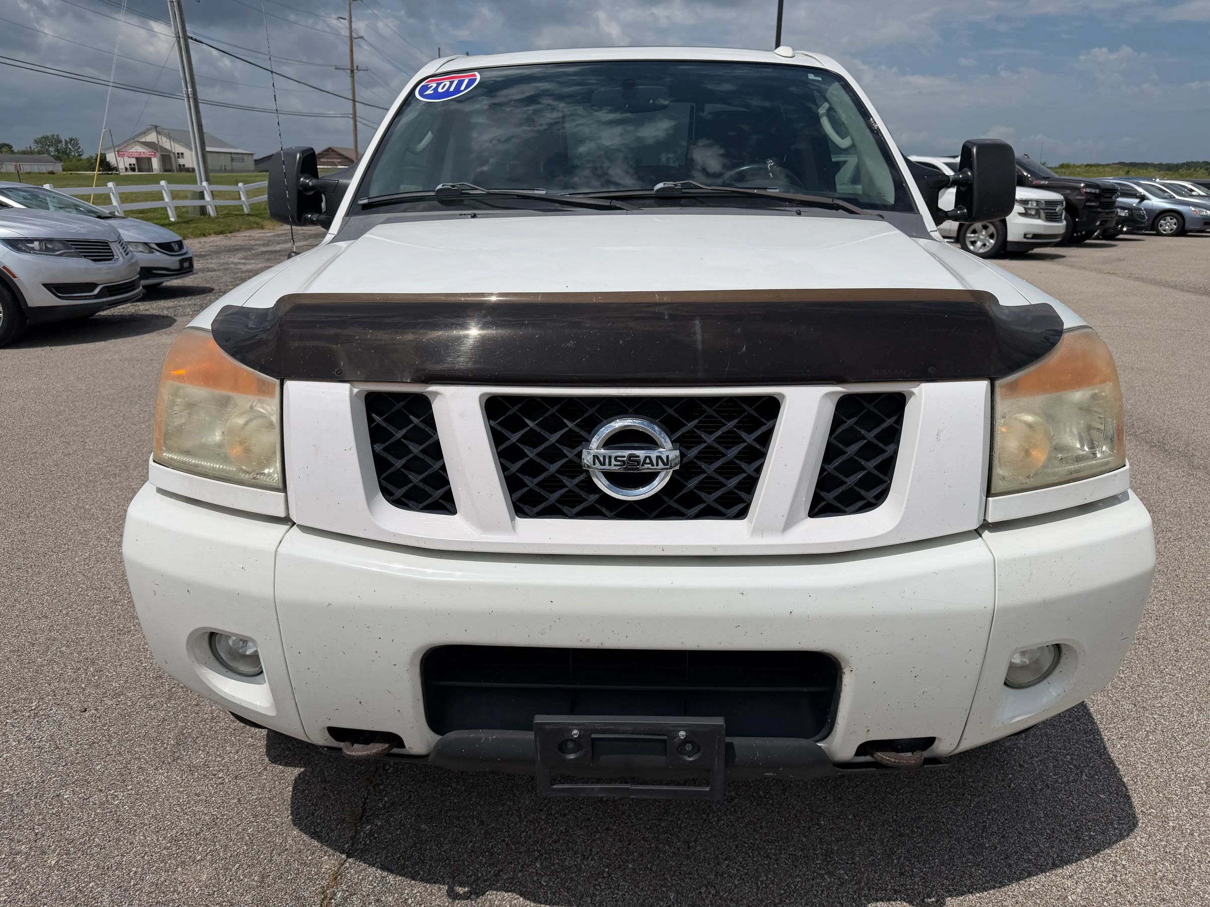 Used 2011 Nissan Titan 4x4 Crew Cab image 9