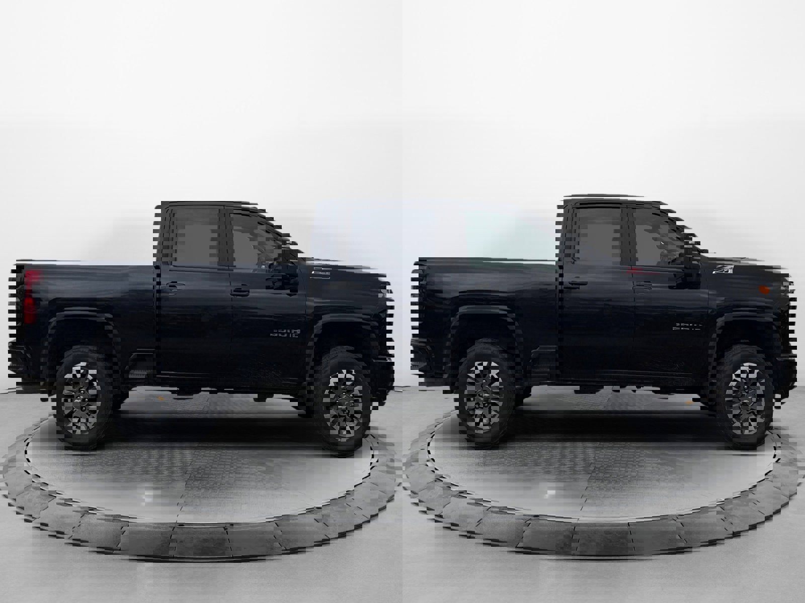 Used 2024 Chevrolet Silverado 2500 Custom w/ Custom Value Package image 2