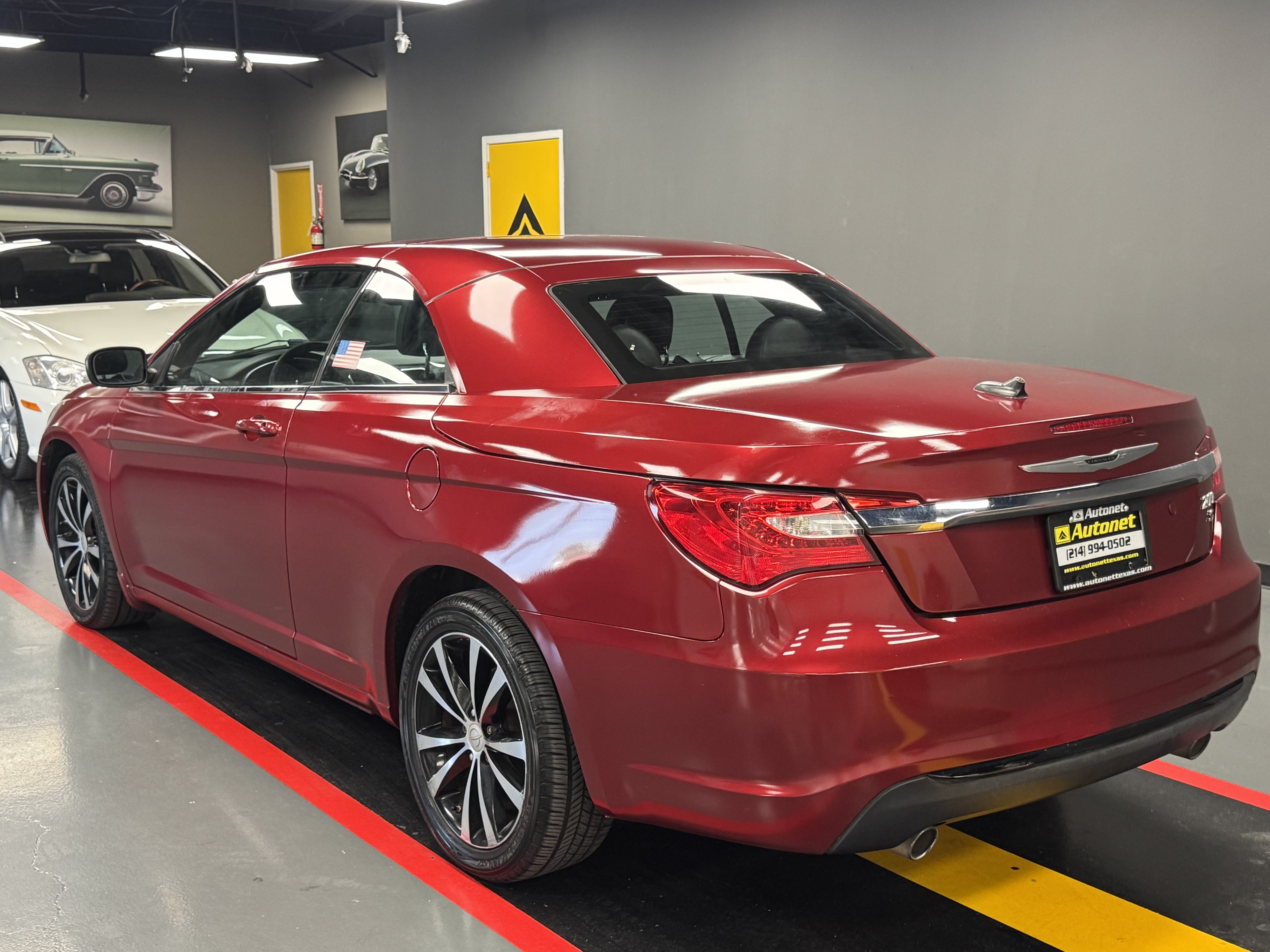 Used 2013 Chrysler 200 S FWD image 16