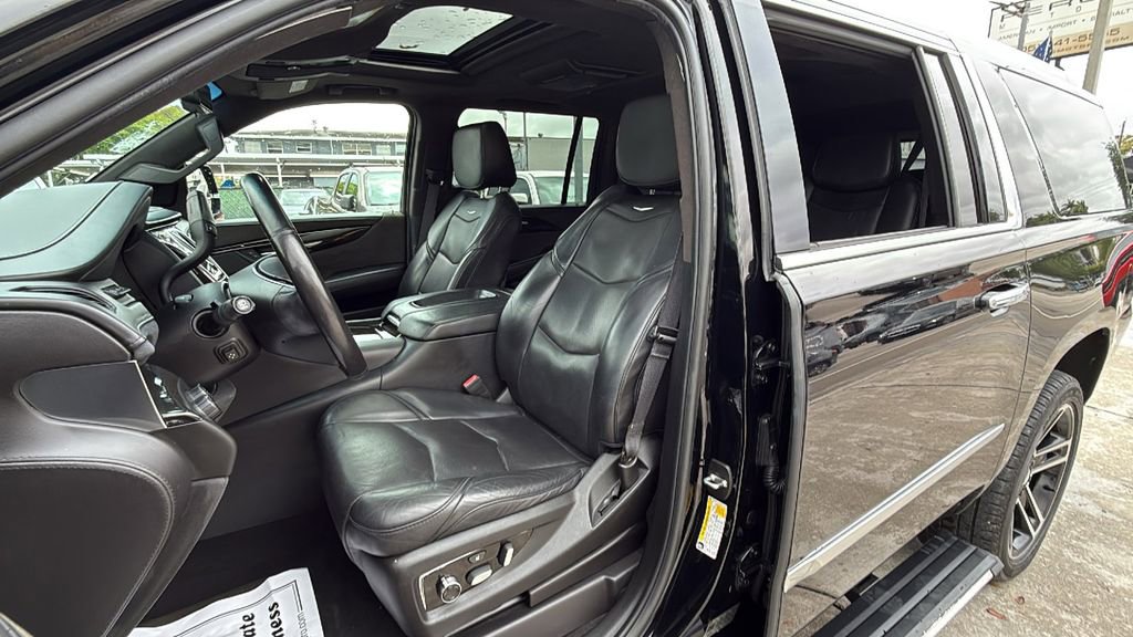 Used 2018 Cadillac Escalade ESV Platinum AWD/4WD image 23