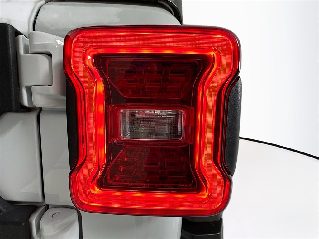 Used 2024 Jeep Wrangler Willys image 10