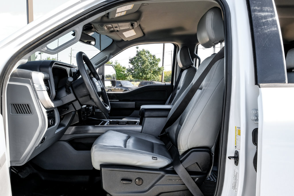 Used 2023 Ford F250 XLT w/ Black Appearance Package AWD/4WD image 30