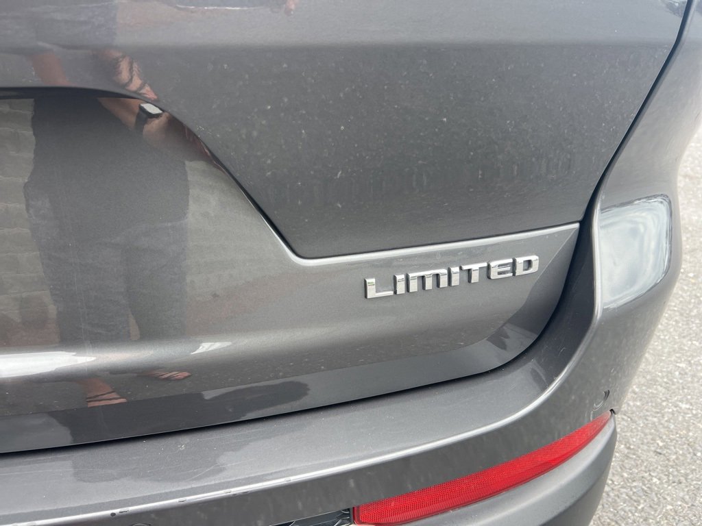 Used 2022 Jeep Grand Cherokee L Limited image 14