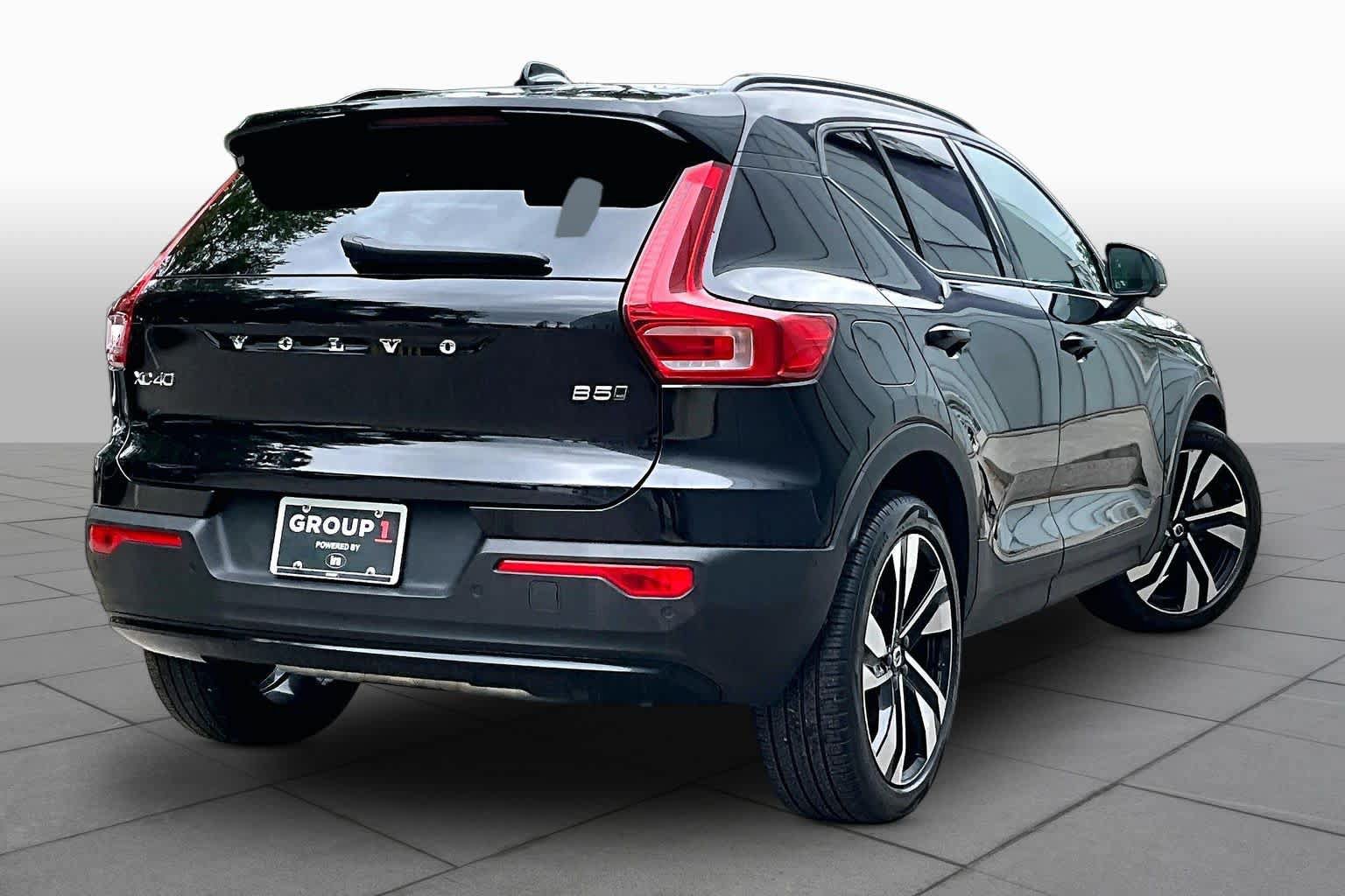 Used 2024 Volvo XC40 B5 Plus w/ Protection Package Premier AWD/4WD image 13