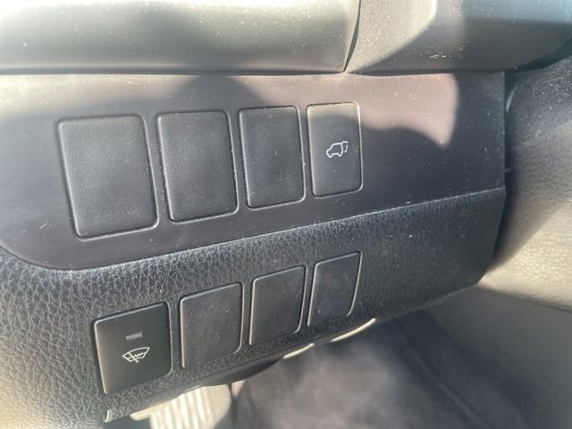 Used 2015 Toyota Highlander LE image 27