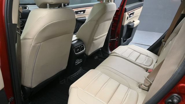 Used 2018 Honda CR-V Touring image 16