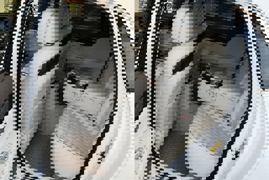 Used 2026 Genesis G90 3.5T image 32