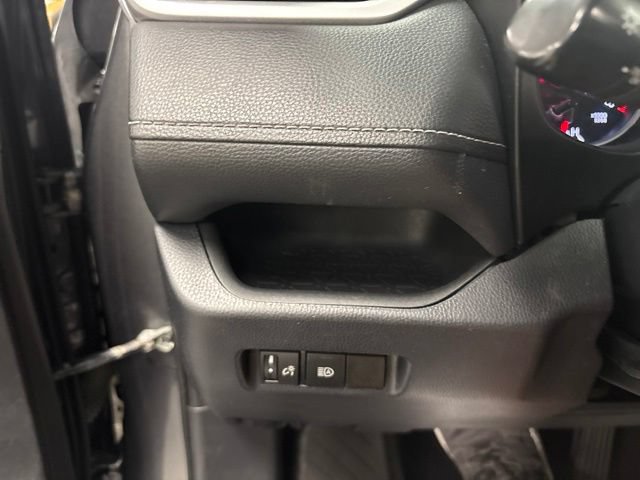 Used 2020 Toyota RAV4 XLE AWD/4WD image 25