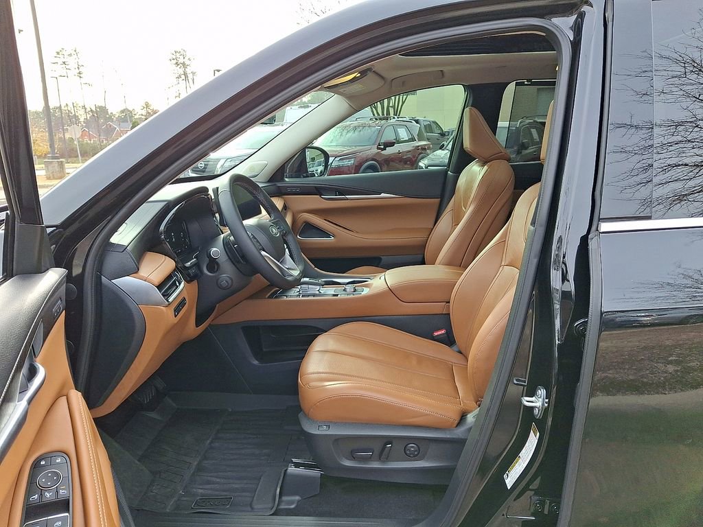 Used 2025 INFINITI QX60 Sensory w/ Vision Package image 15