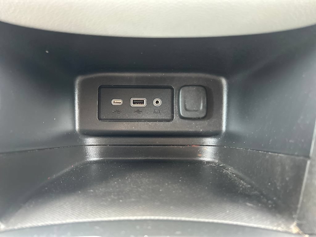 Used 2021 Chevrolet Equinox LS w/ LS Convenience Package AWD/4WD image 29