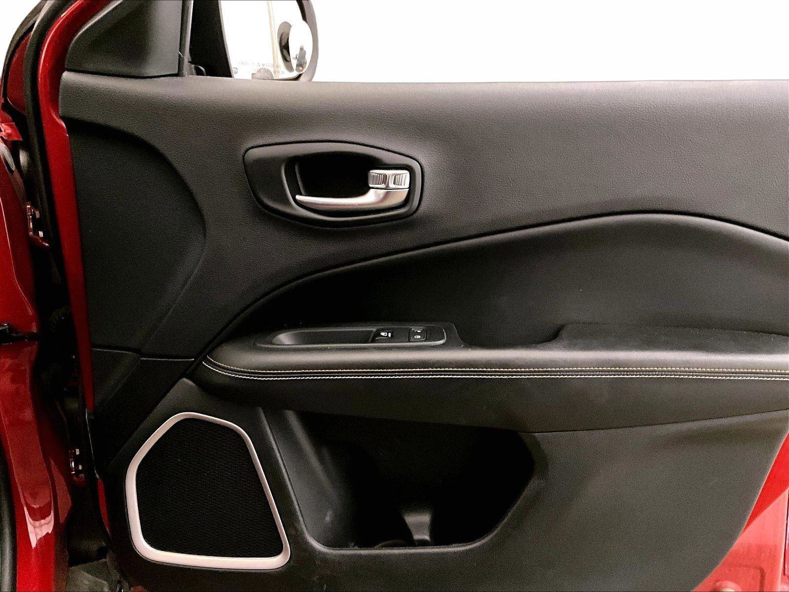Used 2019 Jeep Compass Latitude w/ Popular Equipment Group FWD image 23