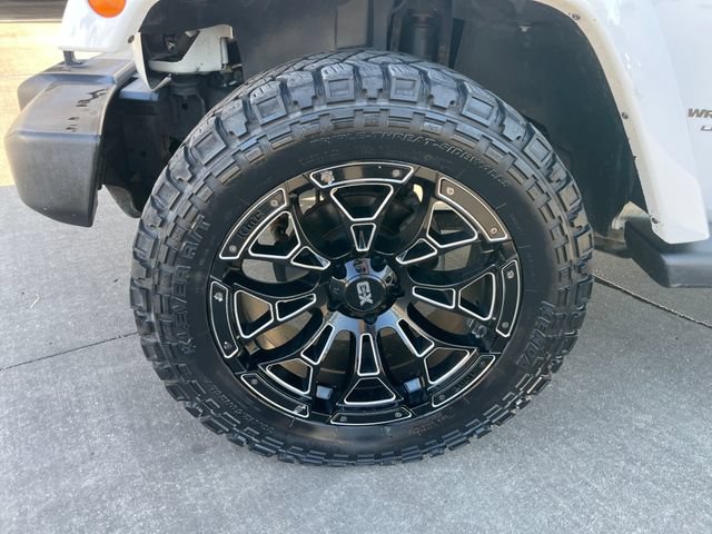 Used 2018 Jeep Wrangler Unlimited Sahara w/ Connectivity Group AWD/4WD image 26