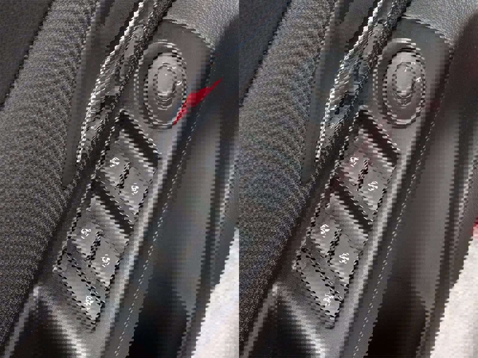 Used 2014 Chevrolet Cruze LT image 18