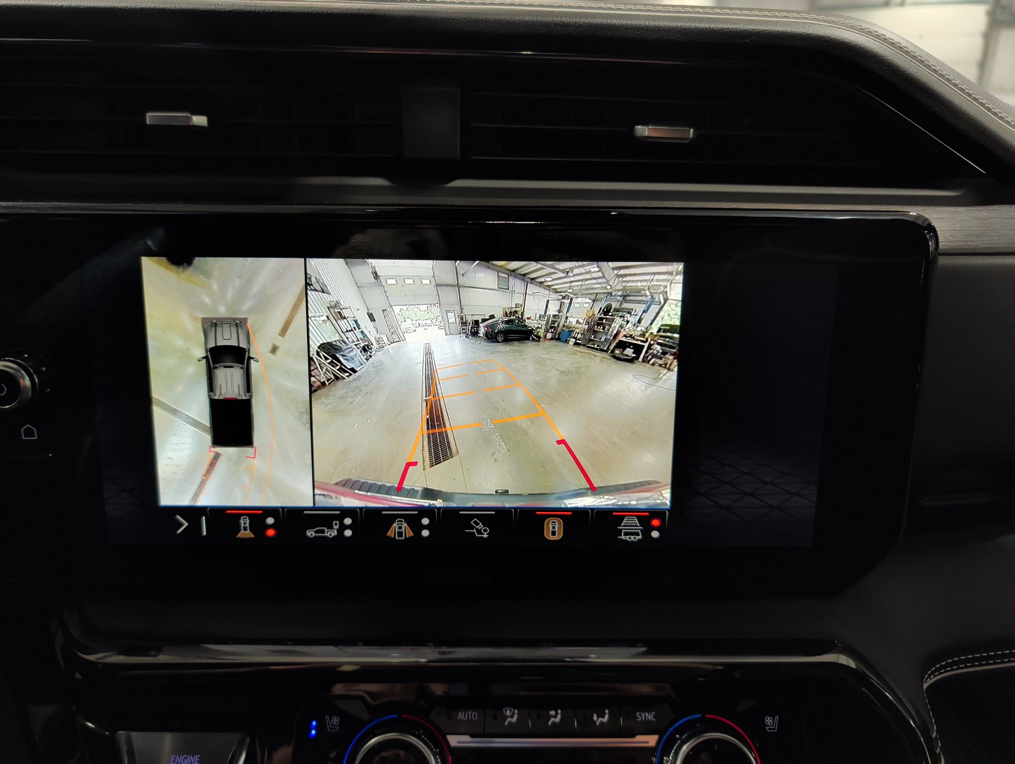 Used 2024 GMC Sierra 2500 AT4X AWD/4WD image 16