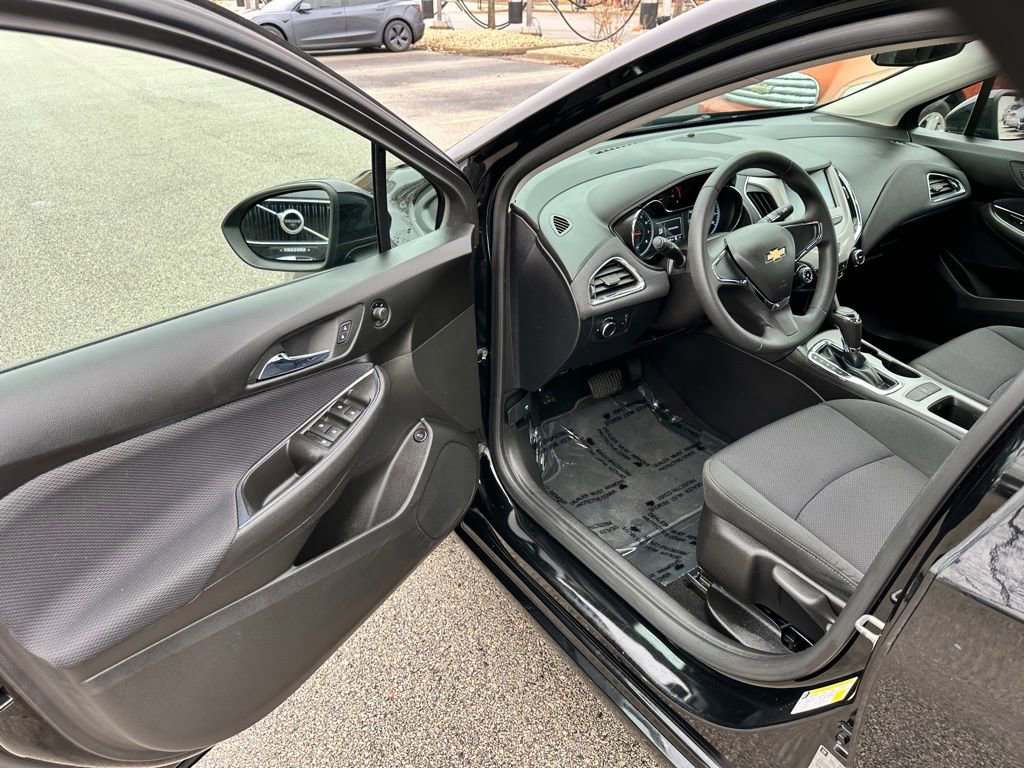 Used 2017 Chevrolet Cruze LS image 12