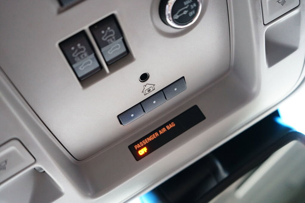 Used 2015 Cadillac Escalade Luxury image 27