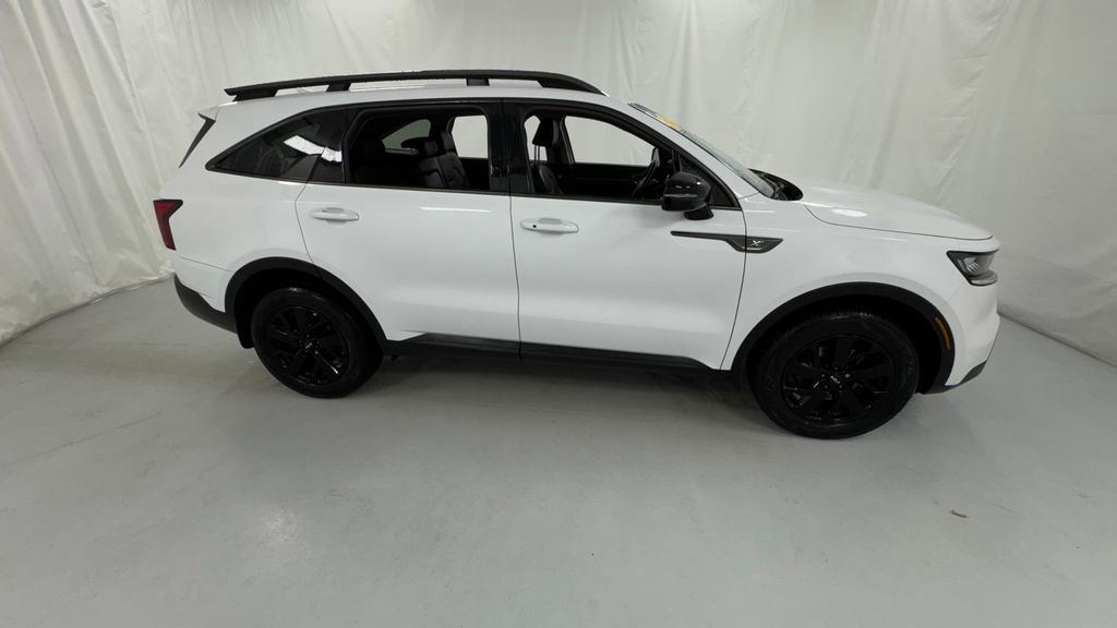 Used 2022 Kia Sorento S AWD/4WD image 2