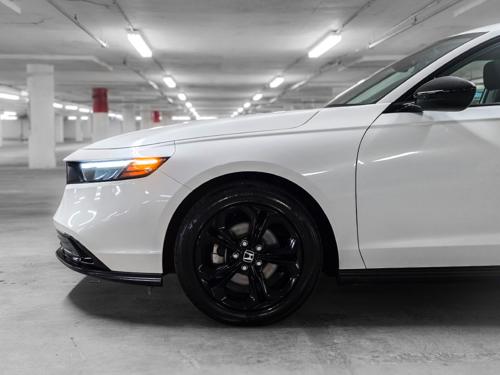 Used 2025 Honda Accord SE image 13