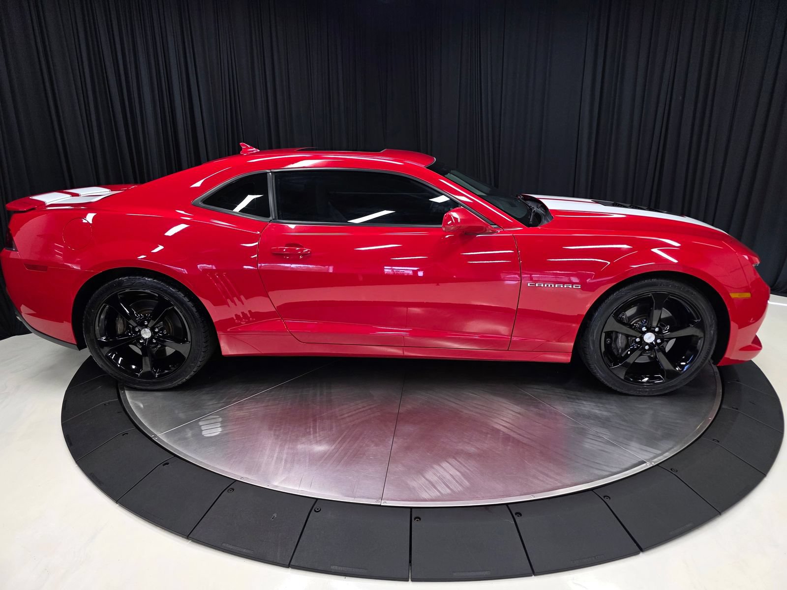 Used 2014 Chevrolet Camaro SS w/ RS Package RWD image 12