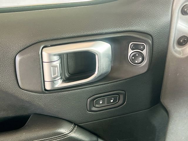 Used 2018 Jeep Wrangler Unlimited Sahara w/ Cold Weather Group image 12