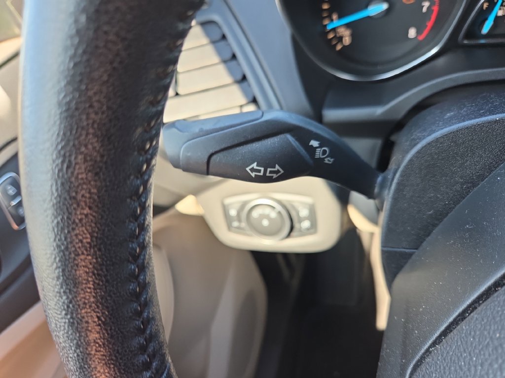 Used 2017 Ford Escape SE w/ SE Leather Comfort Package AWD/4WD image 29
