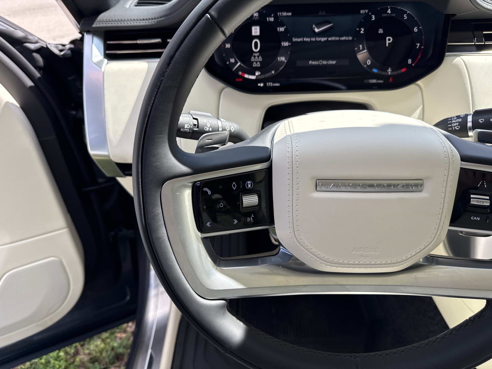 Used 2026 Land Rover Range Rover Long Wheelbase SE image 28