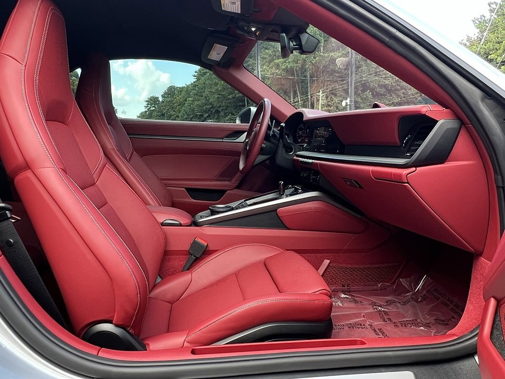 Used 2025 Porsche 911 Carrera image 36