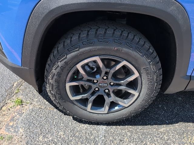 New 2026 Chevrolet Equinox ACTIV w/ Safety and Technology Package FWD image 3