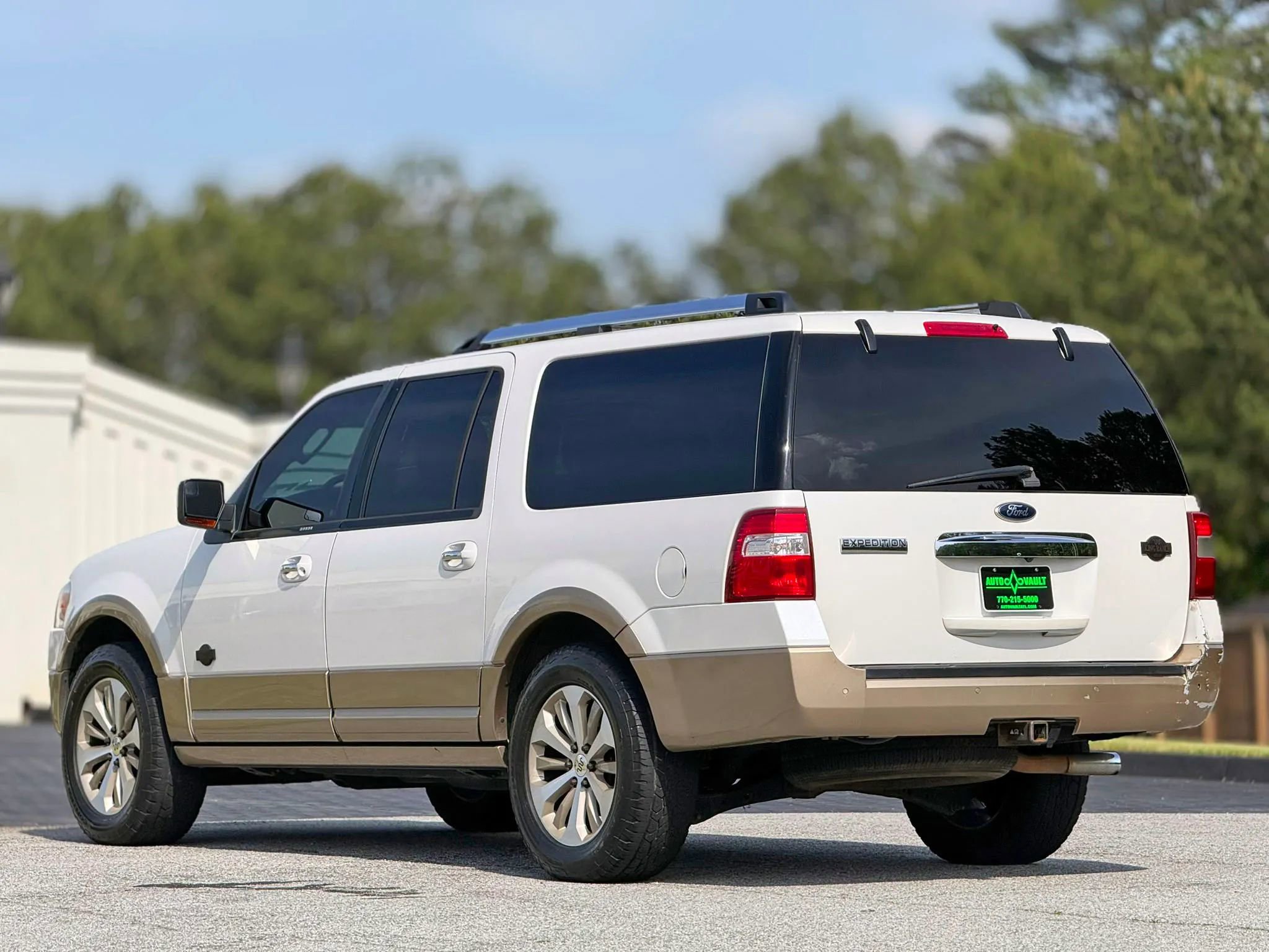 Used 2014 Ford Expedition EL King Ranch RWD image 8