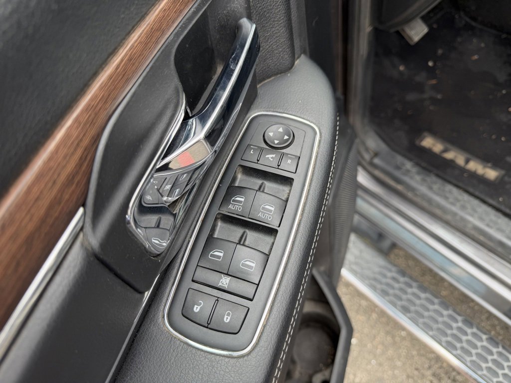 Used 2015 RAM 2500 Laramie w/ Convenience Group image 14