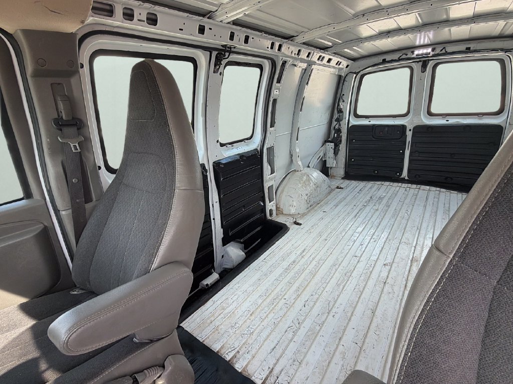 Used 2024 Chevrolet Express 2500 w/ Driver Convenience Package RWD image 22