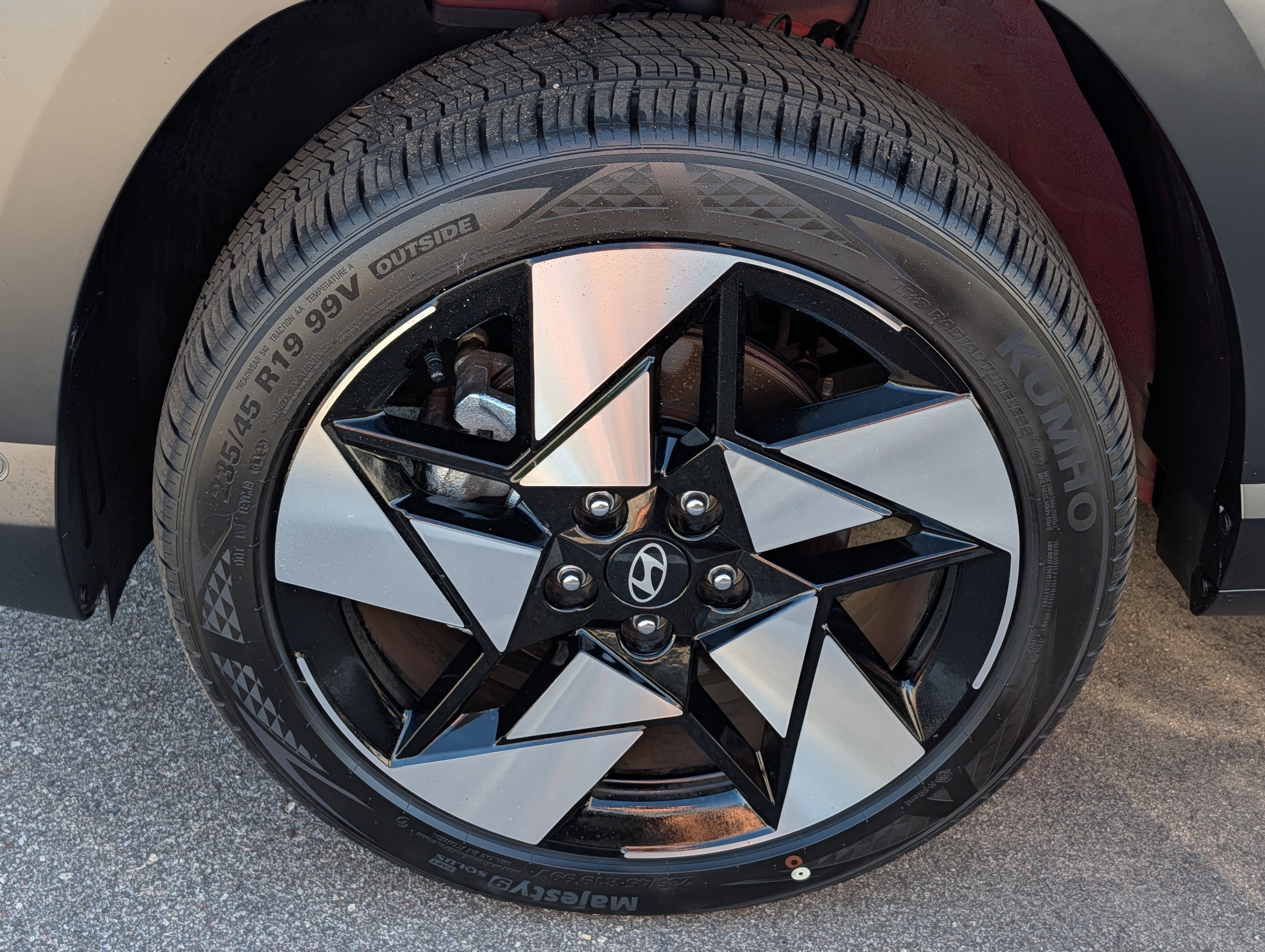 Certified 2026 Hyundai Kona Limited AWD/4WD image 15