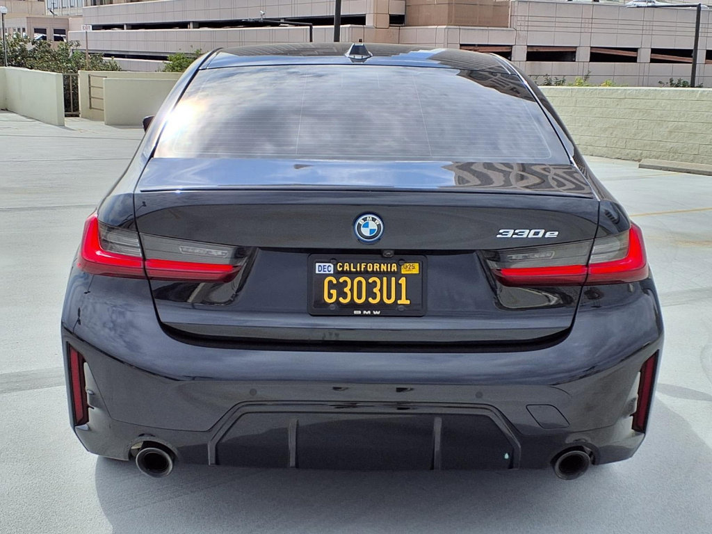 Used 2023 BMW 330e w/ M Sport Package image 5