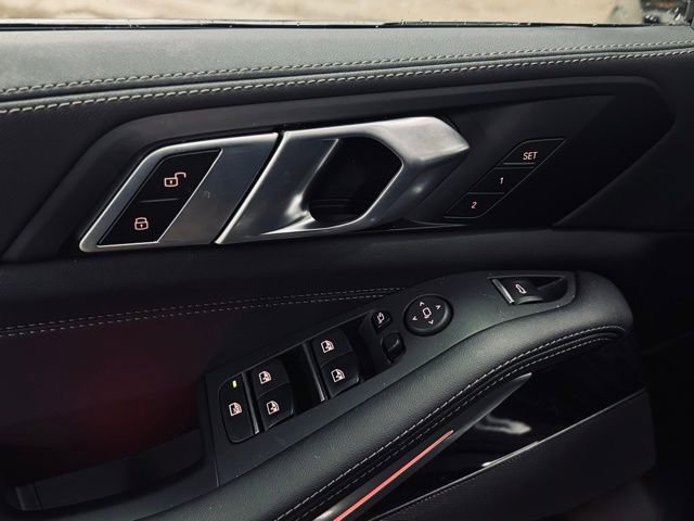 Used 2026 BMW X5 xDrive40i w/ M Sport Package image 15