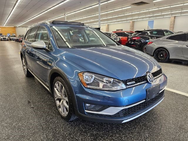 Used 2017 Volkswagen Golf Alltrack S image 3
