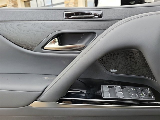 New 2025 Lexus LX 600 4WD w/ Premium Package image 17