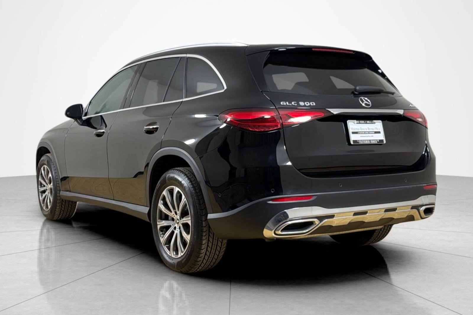 Used 2024 Mercedes-Benz GLC 300 4MATIC image 3