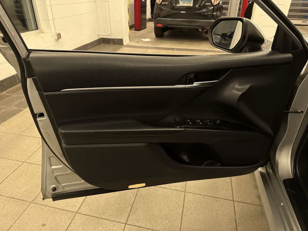 Used 2019 Toyota Camry LE w/ Convenience Package FWD image 28