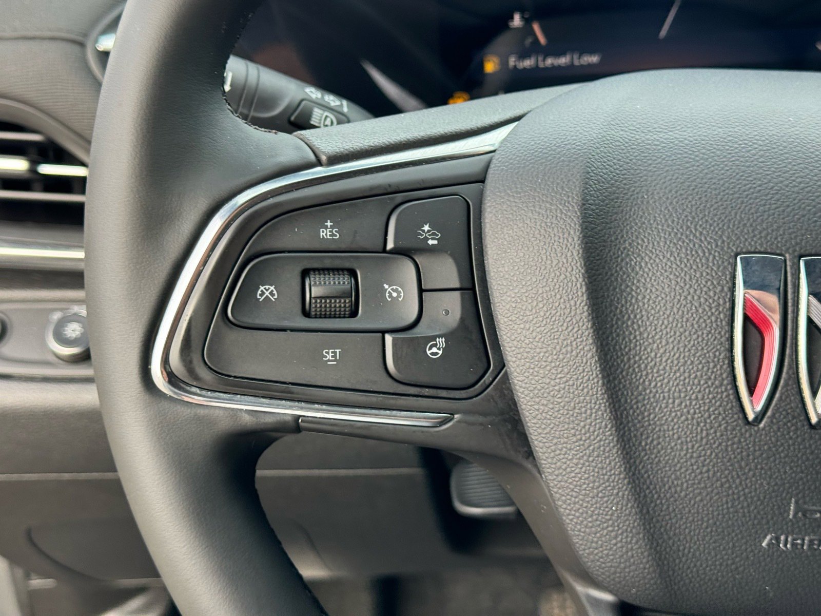 Used 2025 Buick Envista Preferred w/ Convenience I Package image 21