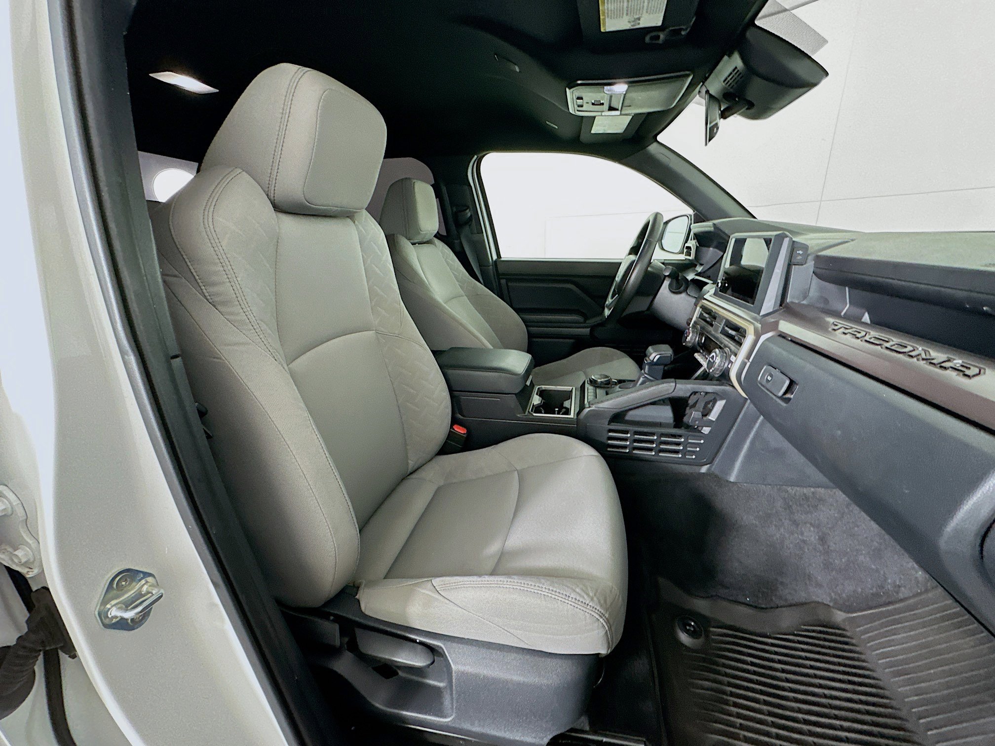 Used 2024 Toyota Tacoma SR5 image 28